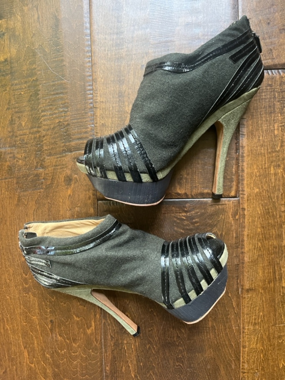 L.A.M.B. Glance Green Platform Peep Toe Booties with 5” stilettos, sz 6